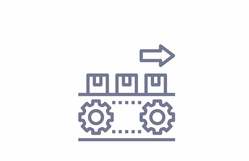 Teile- und Serienfertigung Symbolgrafik eines Förderbands mit Zahnrädern und Kisten – steht für die Serienfertigung und Teileproduktion bei weba.